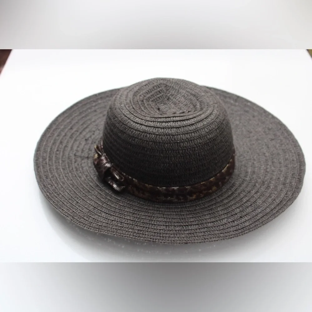 August silk hat